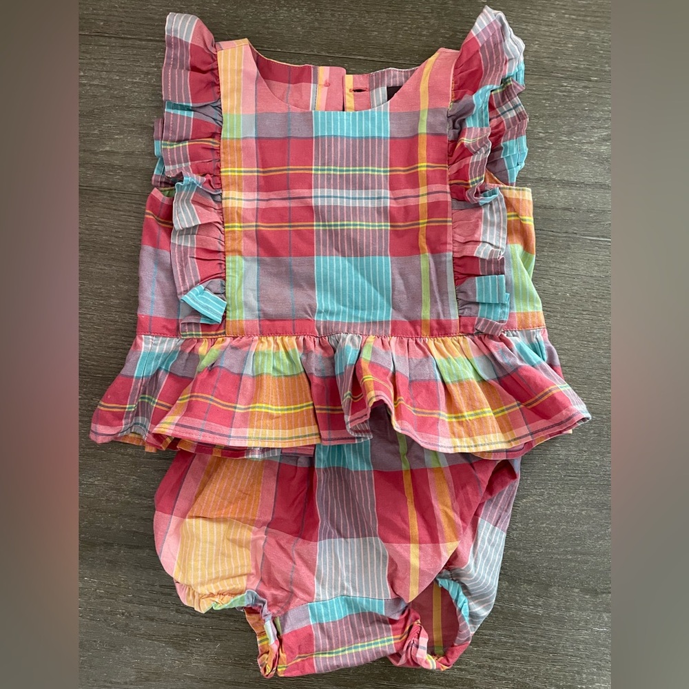 Tea Collection outfit. Size 12-18 months. EUC.